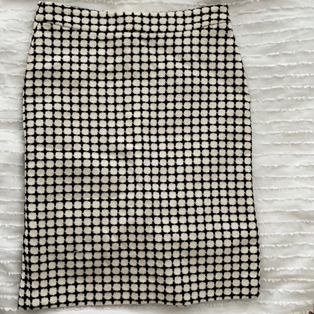Banana Republic Women's Black and White Checked Skirt size 0